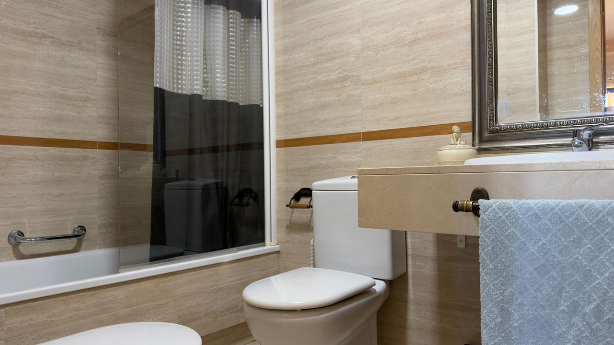 Se vende Apartamento Planta Media de 2 dormitorios en Costa Blanca, Alicante, España