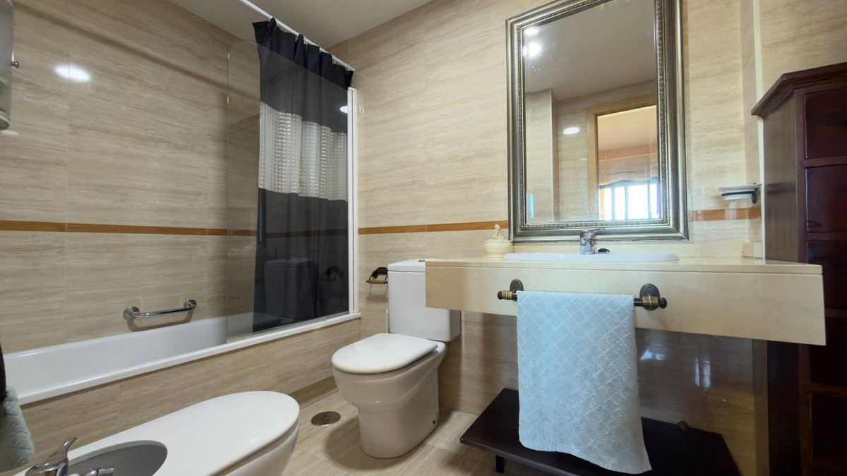 Se vende Apartamento Planta Media de 2 dormitorios en Costa Blanca, Alicante, España