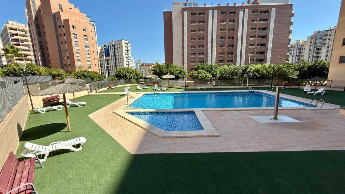 Se vende Apartamento Planta Media de 2 dormitorios en Costa Blanca, Alicante, España