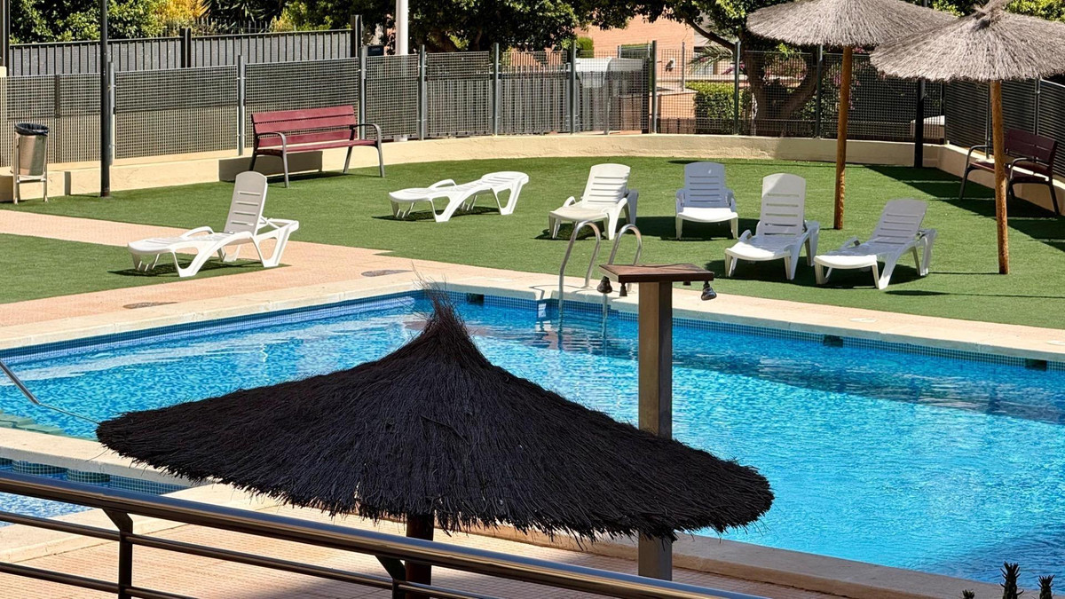 Se vende Apartamento Planta Media de 2 dormitorios en Costa Blanca, Alicante, España