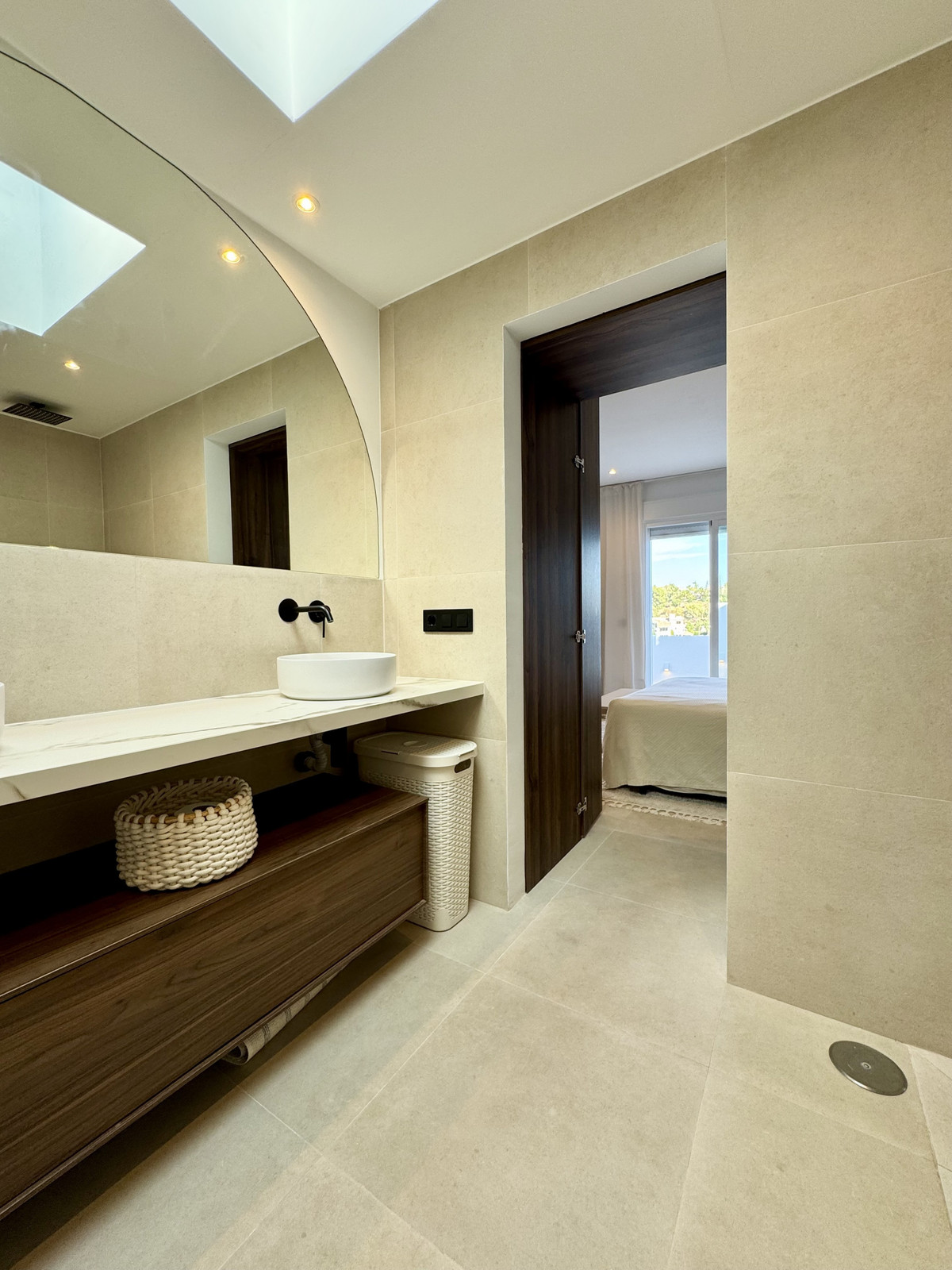 3 Bed Apartment for sale in La Quinta Costa Del Sol, Málaga, Spain