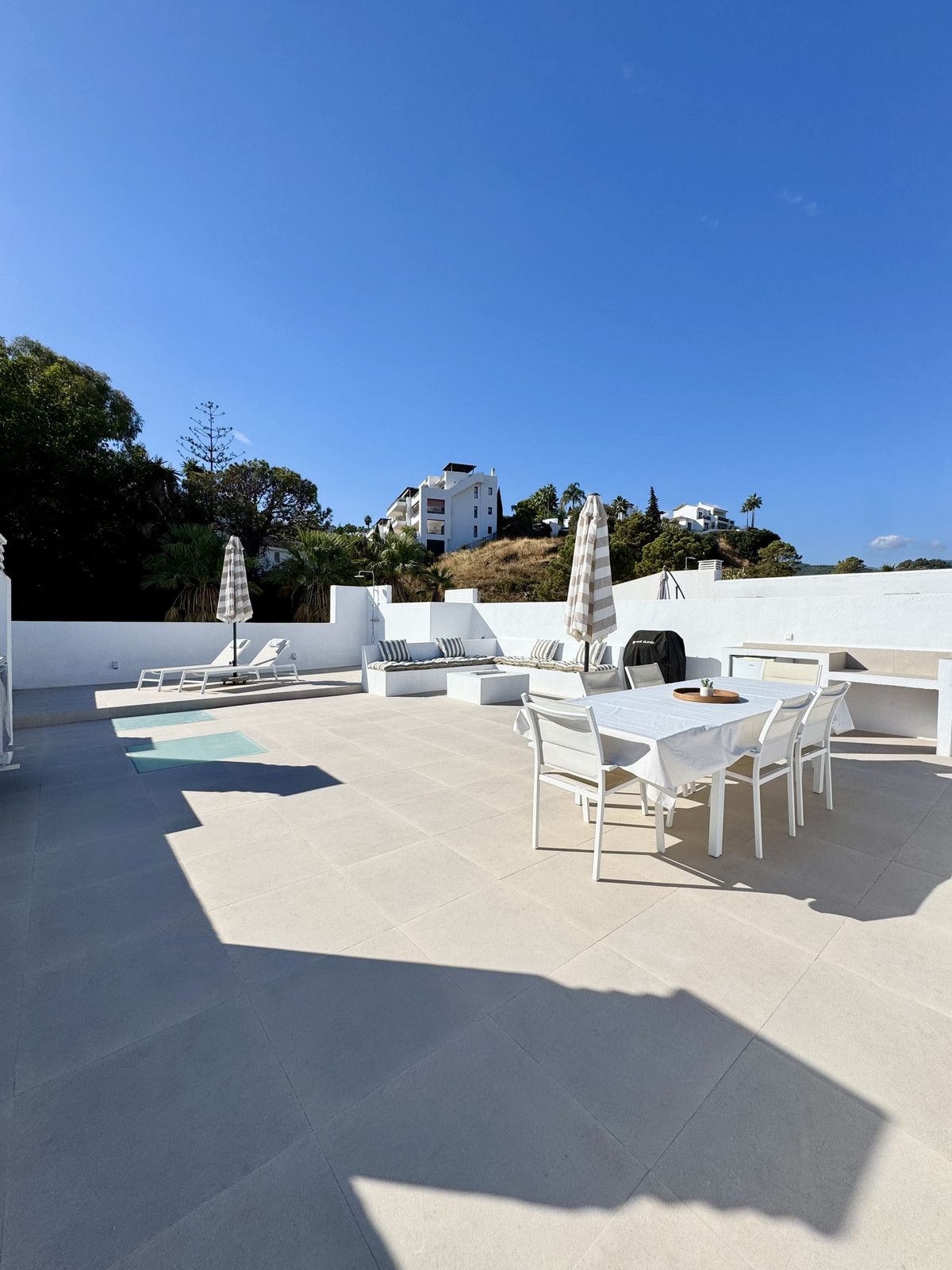 3 Bed Apartment for sale in La Quinta Costa Del Sol, Málaga, Spain