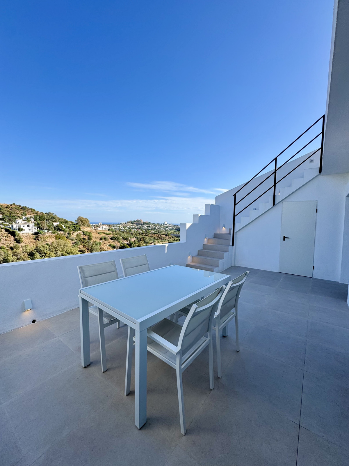 3 Bed Apartment for sale in La Quinta Costa Del Sol, Málaga, Spain