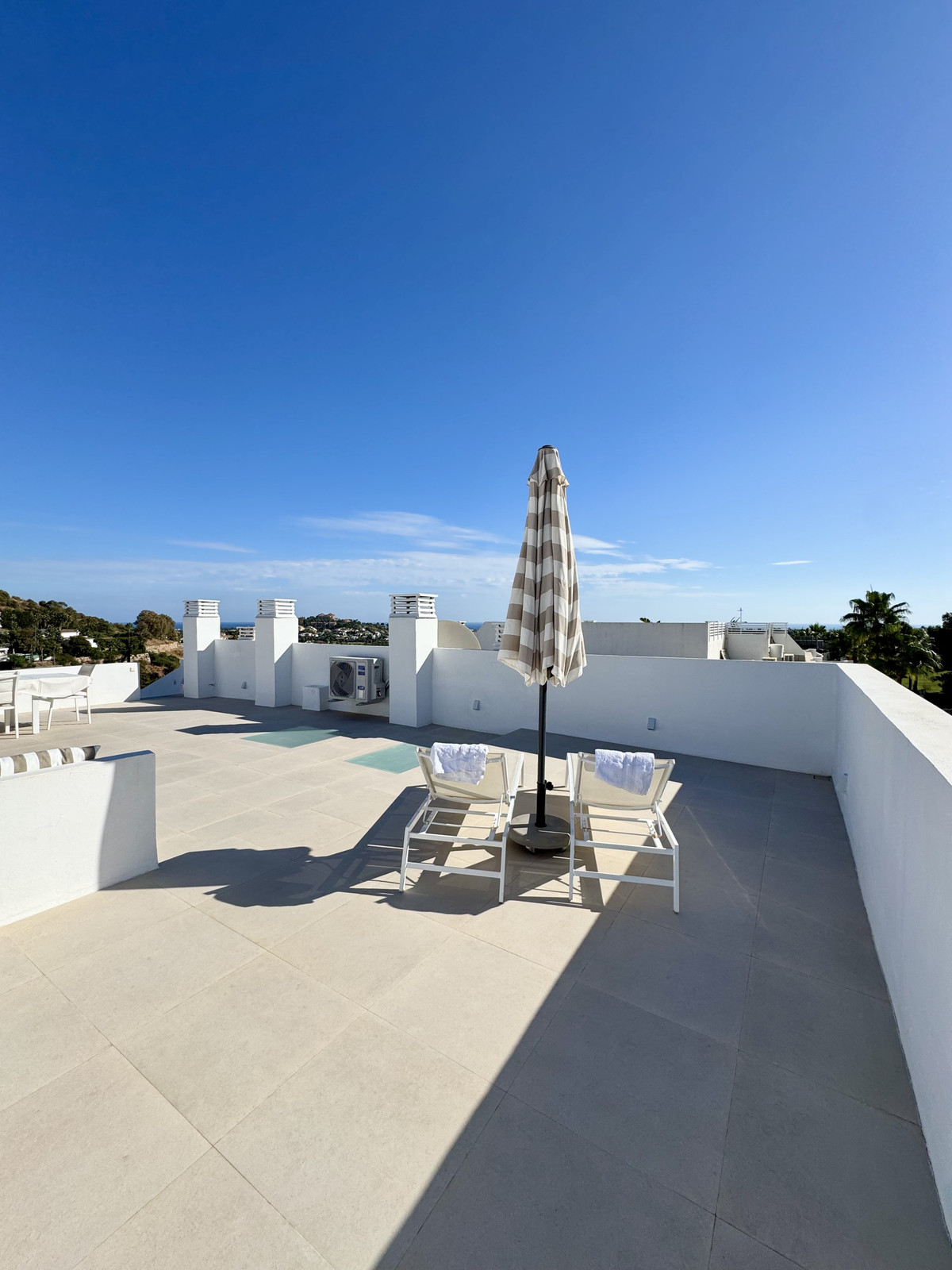 3 Bed Apartment for sale in La Quinta Costa Del Sol, Málaga, Spain