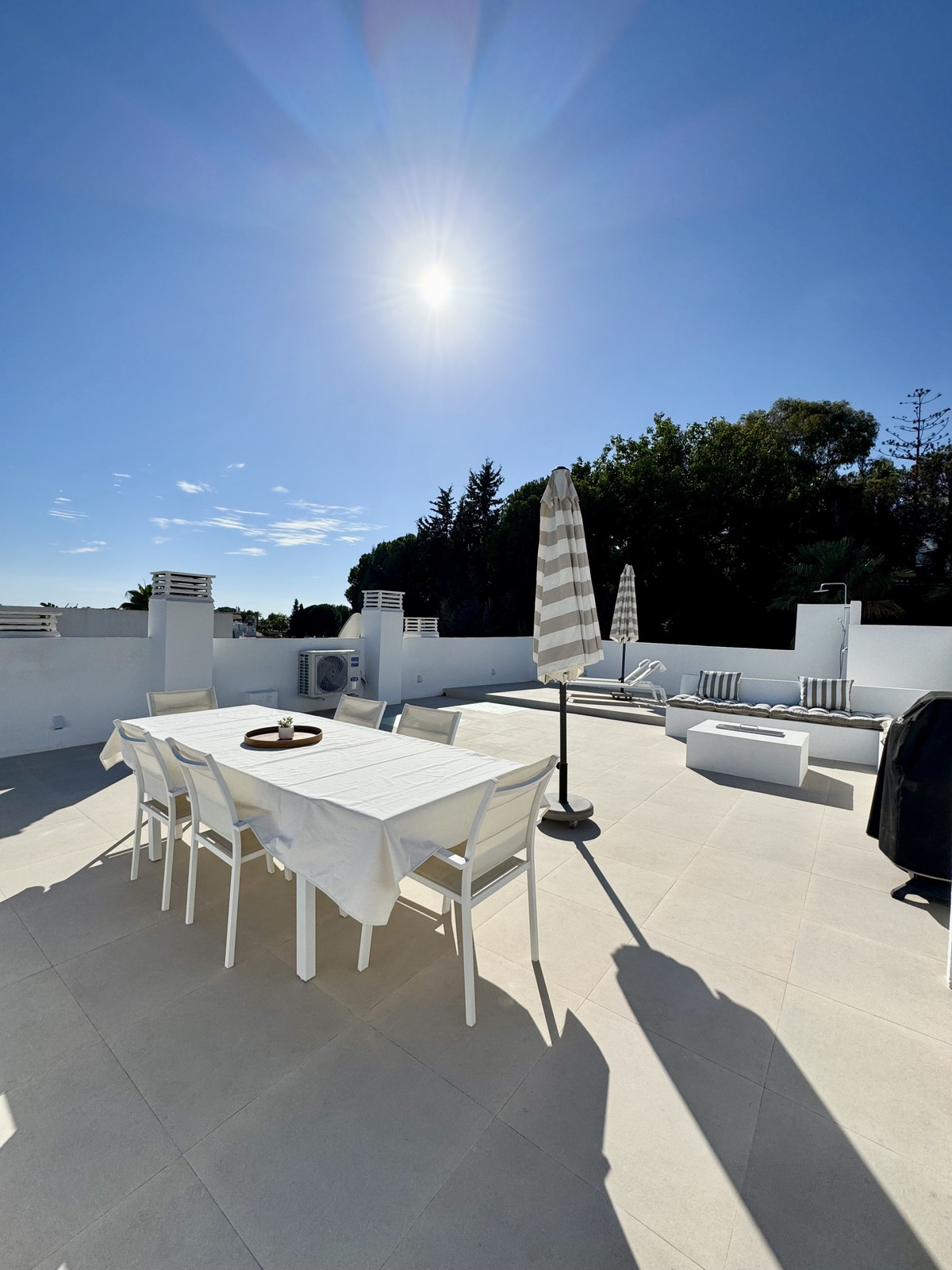 3 Bed Apartment for sale in La Quinta Costa Del Sol, Málaga, Spain