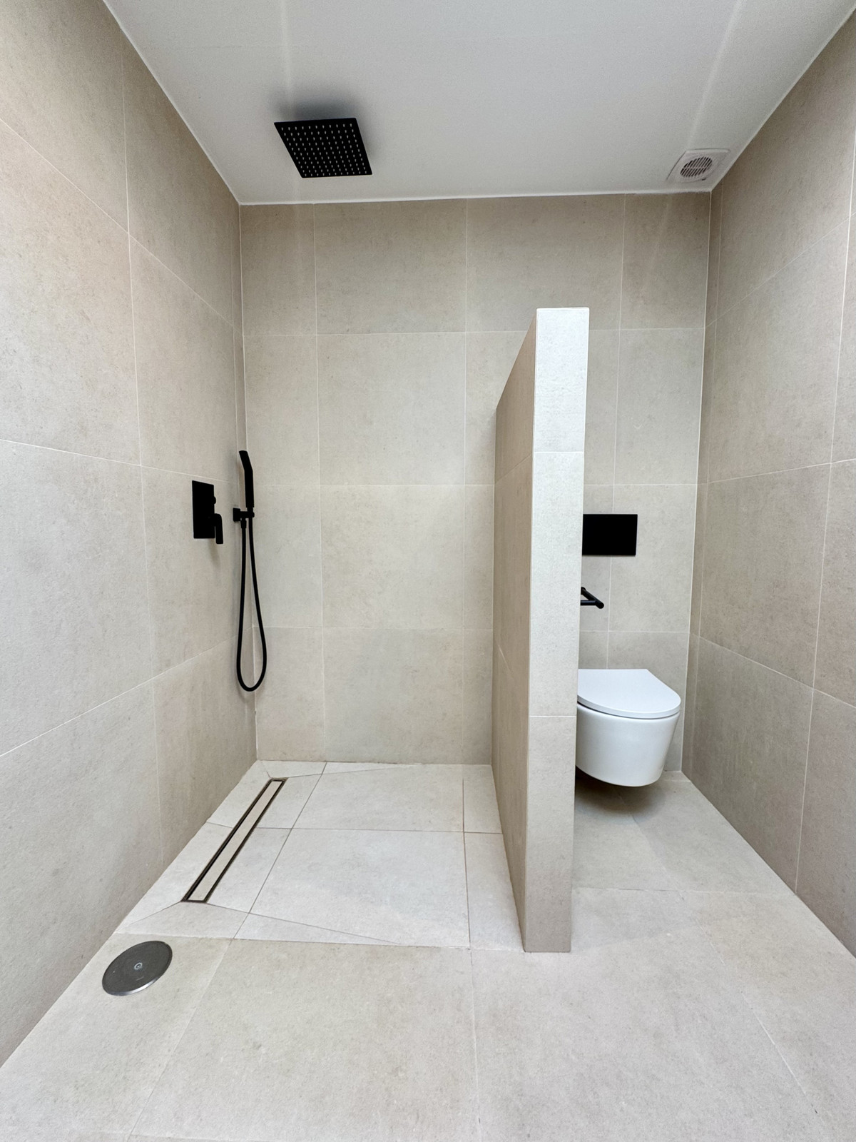 3 Bed Apartment for sale in La Quinta Costa Del Sol, Málaga, Spain