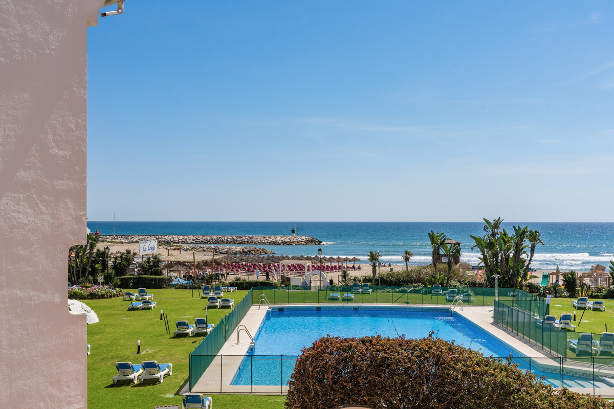 2 Bed Apartment for sale in Puerto De Cabopino Costa Del Sol, Málaga, Spain
