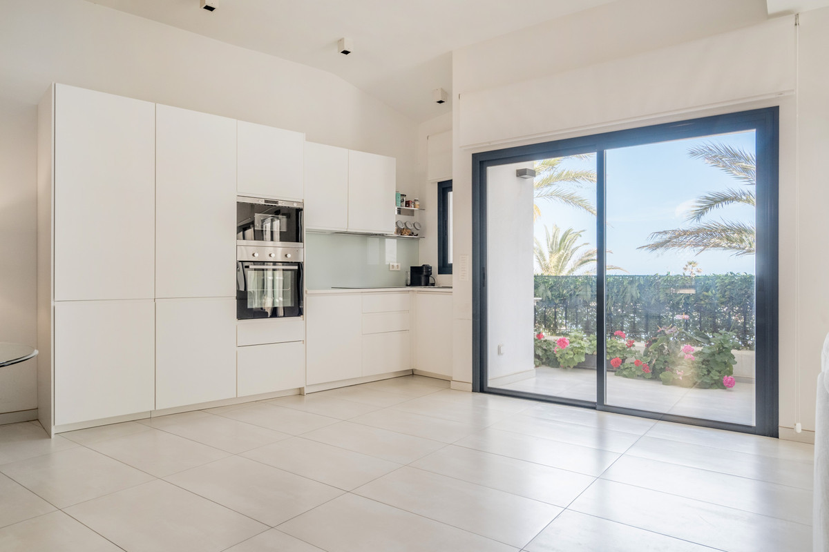 2 Bed Apartment for sale in Puerto De Cabopino Costa Del Sol, Málaga, Spain