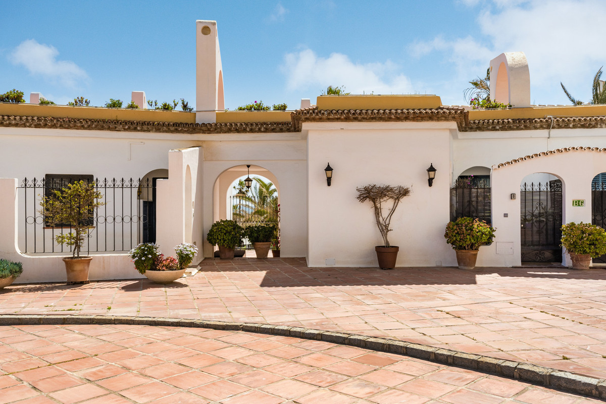 2 Bed Apartment for sale in Puerto De Cabopino Costa Del Sol, Málaga, Spain