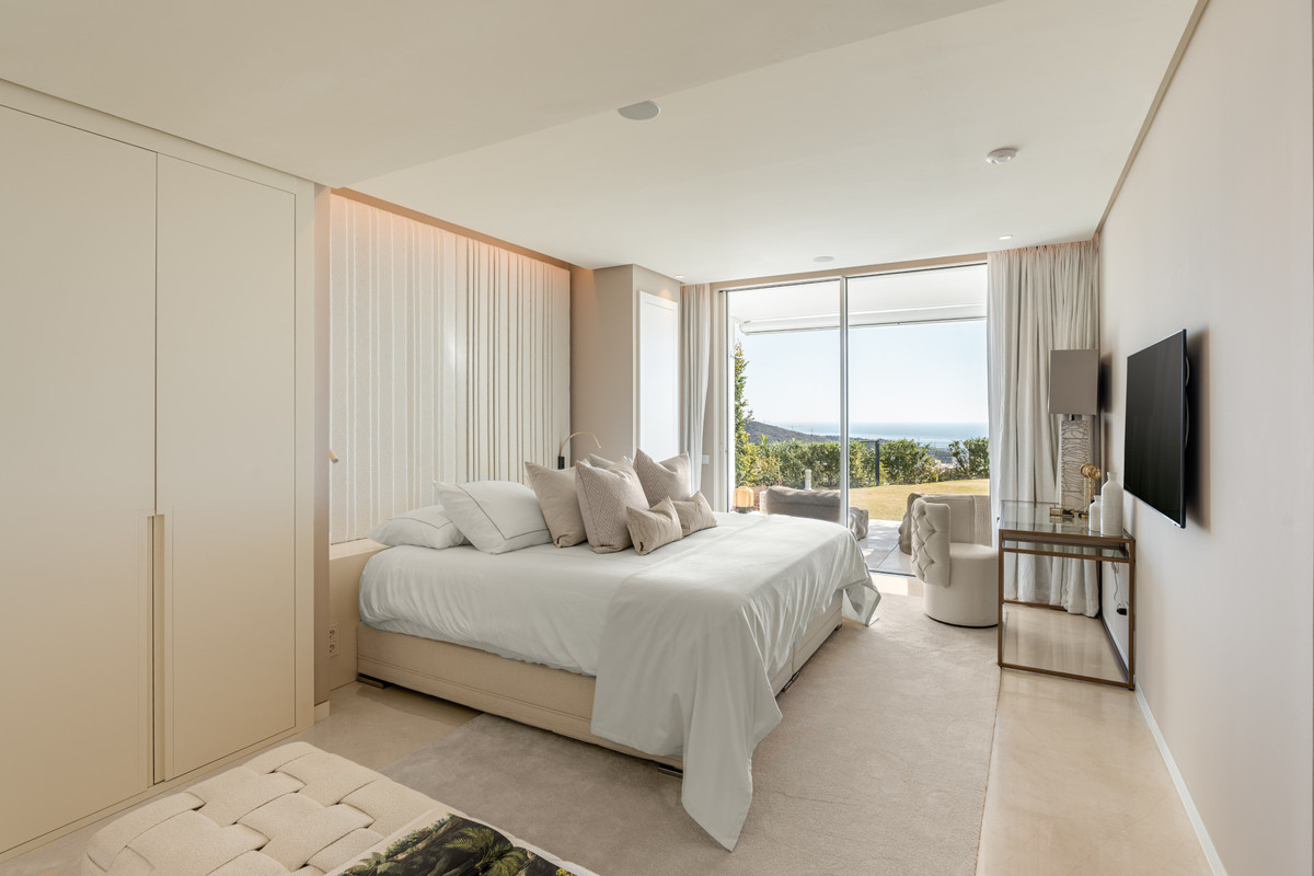 3 Bed Apartment for sale in Ojén Costa Del Sol, Málaga, Spain