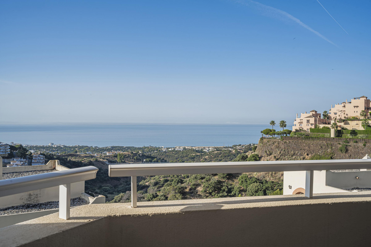 2 Bed Apartment for sale in Mijas Costa Del Sol, Málaga, Spain
