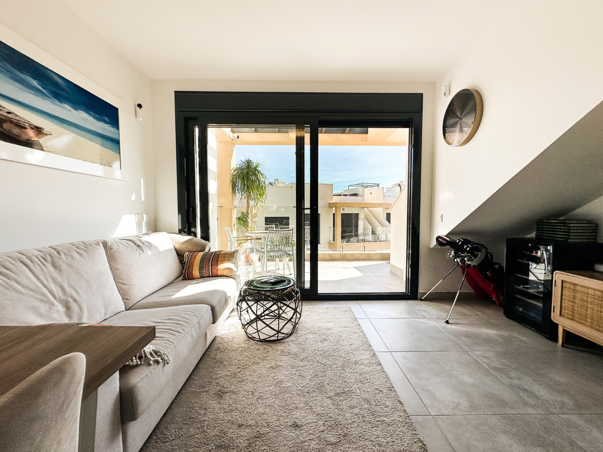 Se vende Apartamento en Planta Última de 2 dormitorios en Costa Blanca, Alicante, España
