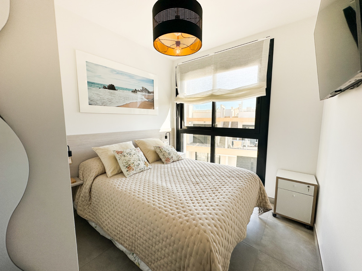 Se vende Apartamento en Planta Última de 2 dormitorios en Costa Blanca, Alicante, España