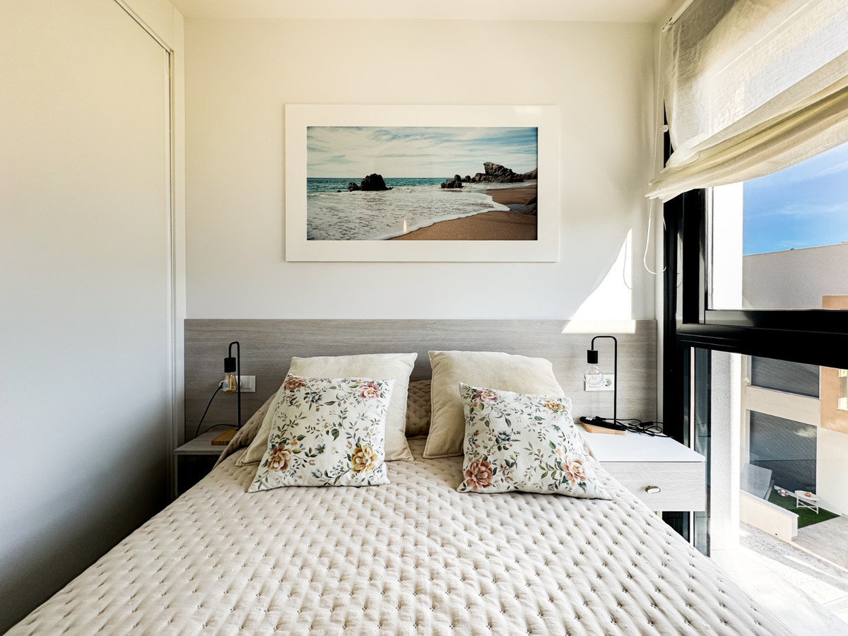Se vende Apartamento en Planta Última de 2 dormitorios en Costa Blanca, Alicante, España