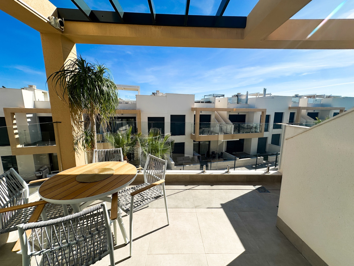 Se vende Apartamento en Planta Última de 2 dormitorios en Costa Blanca, Alicante, España