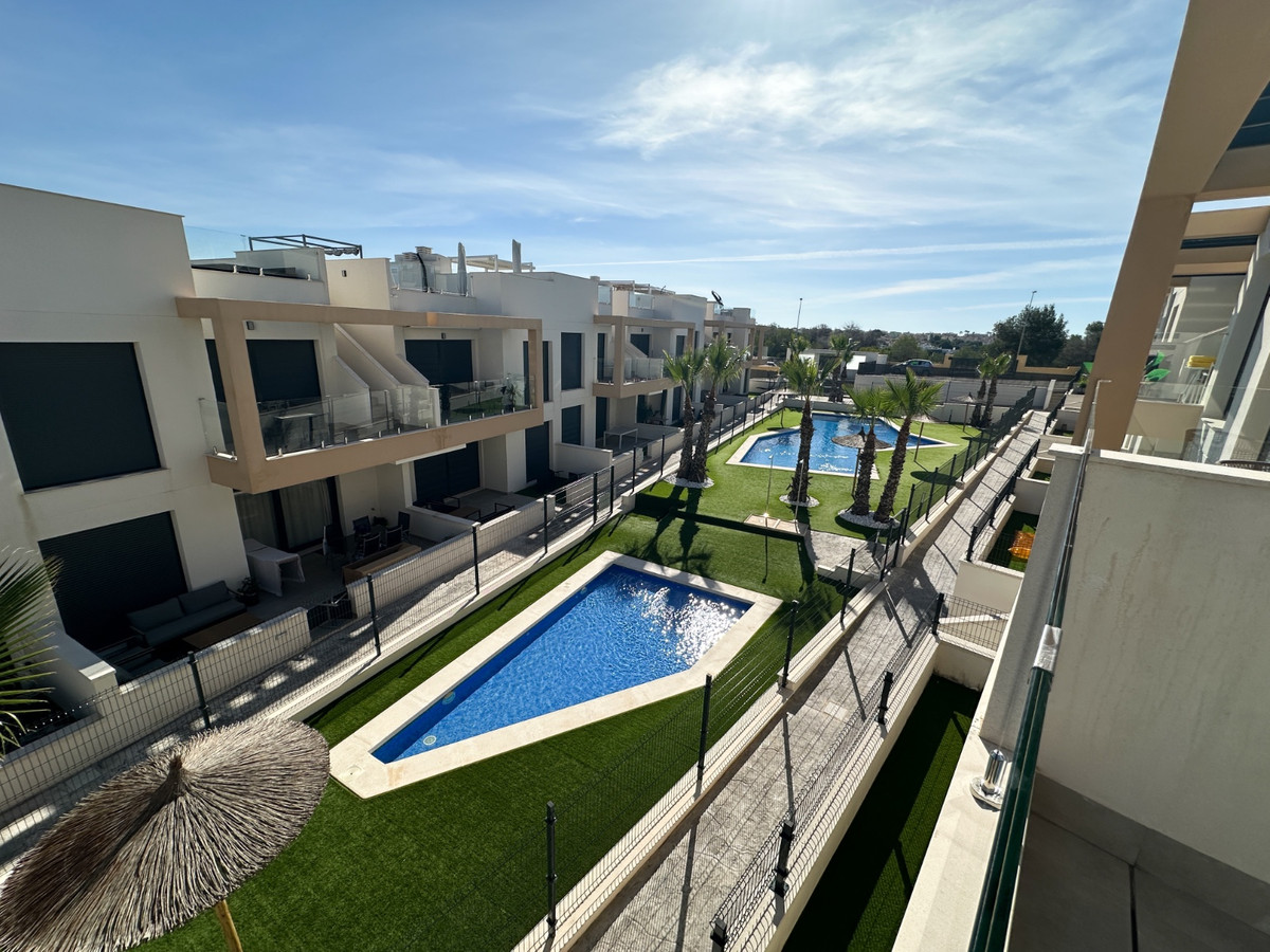 Se vende Apartamento en Planta Última de 2 dormitorios en Costa Blanca, Alicante, España