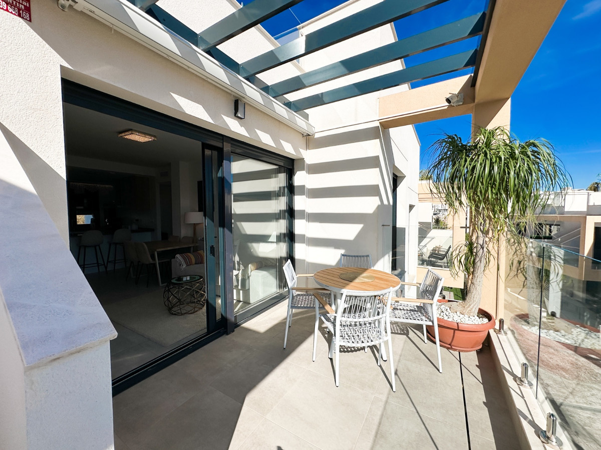 Se vende Apartamento en Planta Última de 2 dormitorios en Costa Blanca, Alicante, España