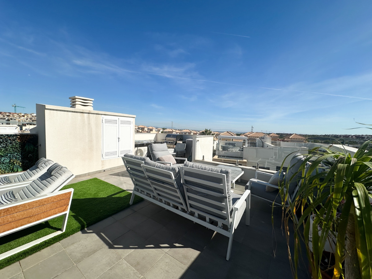 Se vende Apartamento en Planta Última de 2 dormitorios en Costa Blanca, Alicante, España