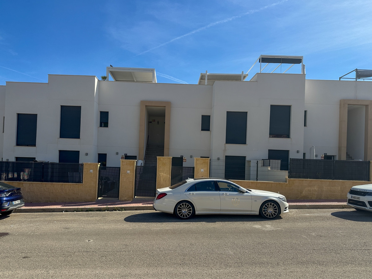 Se vende Apartamento en Planta Última de 2 dormitorios en Costa Blanca, Alicante, España