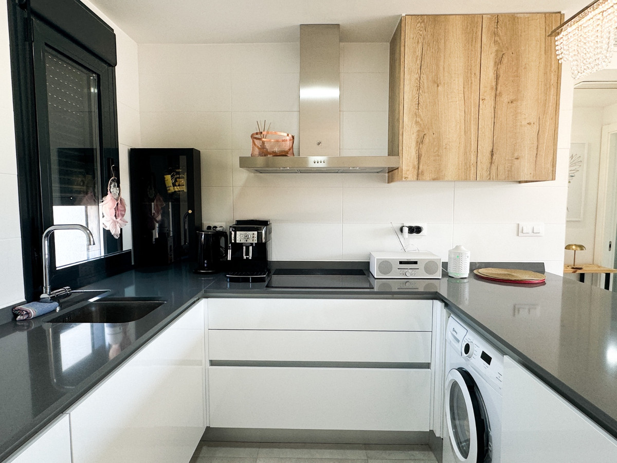 Se vende Apartamento en Planta Última de 2 dormitorios en Costa Blanca, Alicante, España