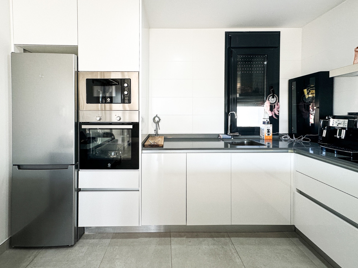 Se vende Apartamento en Planta Última de 2 dormitorios en Costa Blanca, Alicante, España