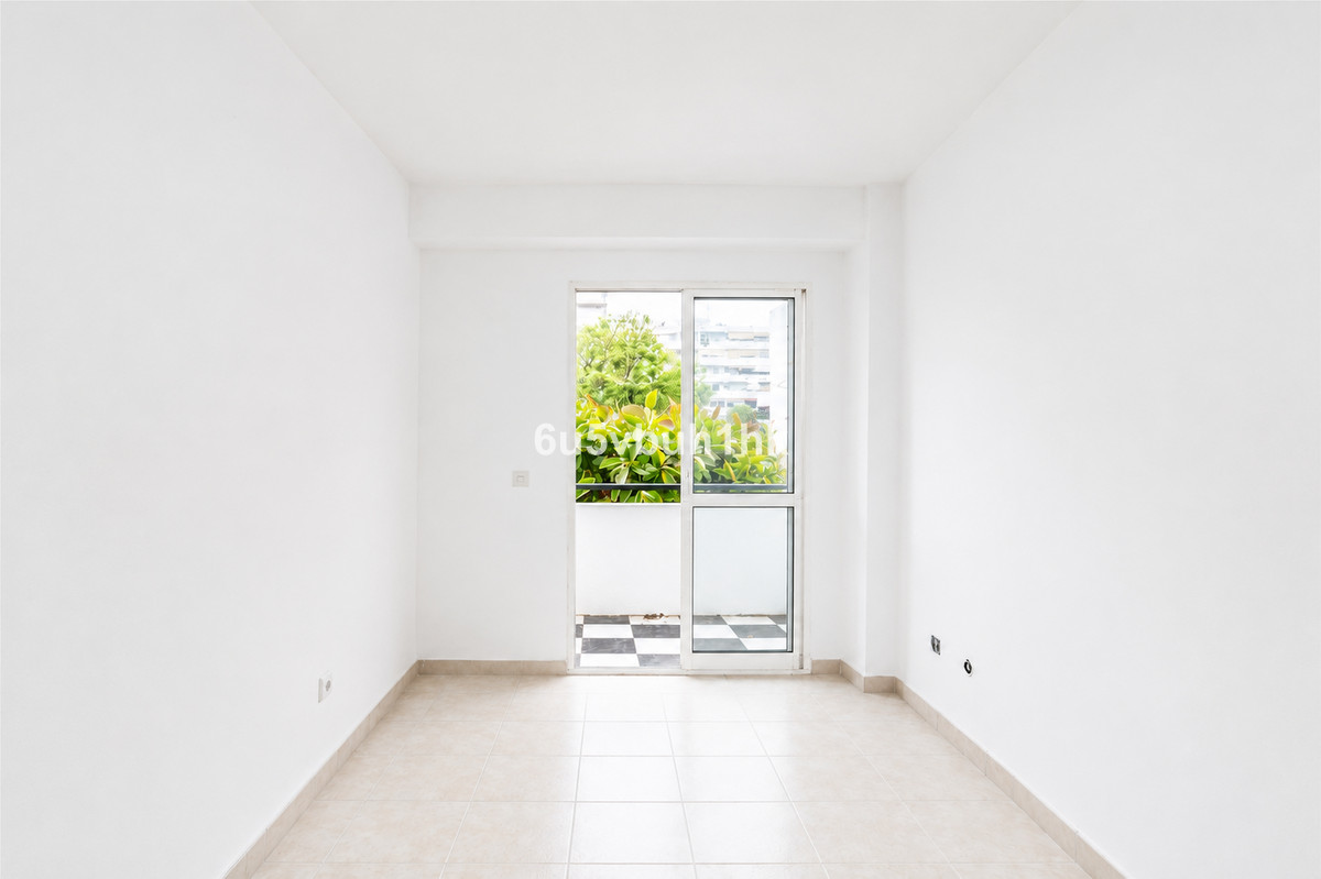 3 Bed Apartment for sale in Marbella Costa Del Sol, Málaga, Spain