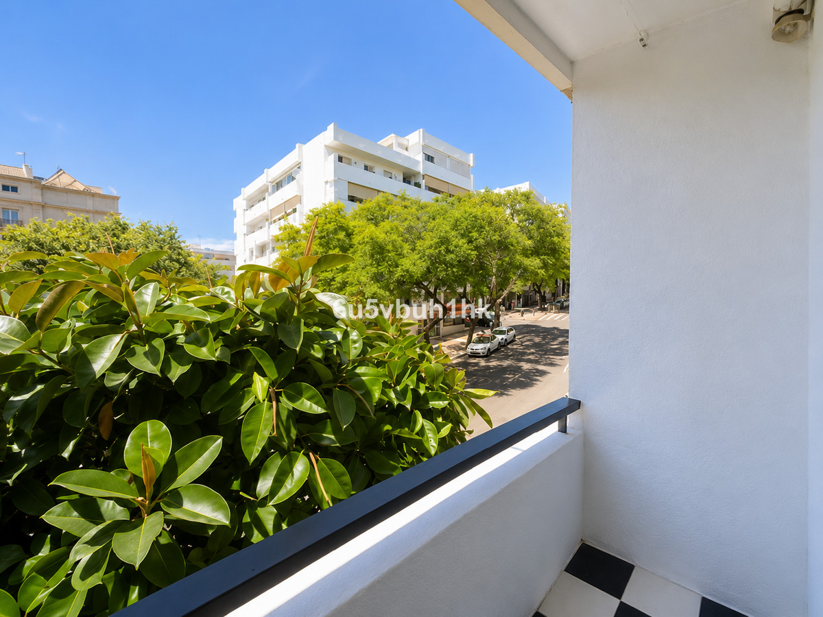 3 Bed Apartment for sale in Marbella Costa Del Sol, Málaga, Spain