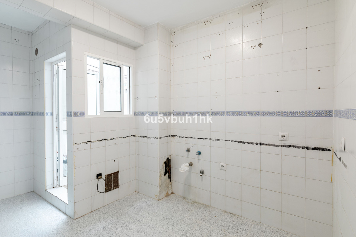 3 Bed Apartment for sale in Marbella Costa Del Sol, Málaga, Spain