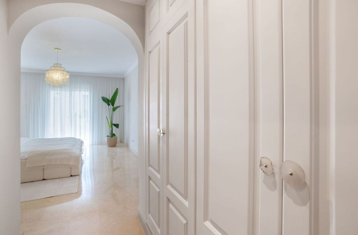 3 Bed Apartment for sale in Marbella Costa Del Sol, Málaga, Spain