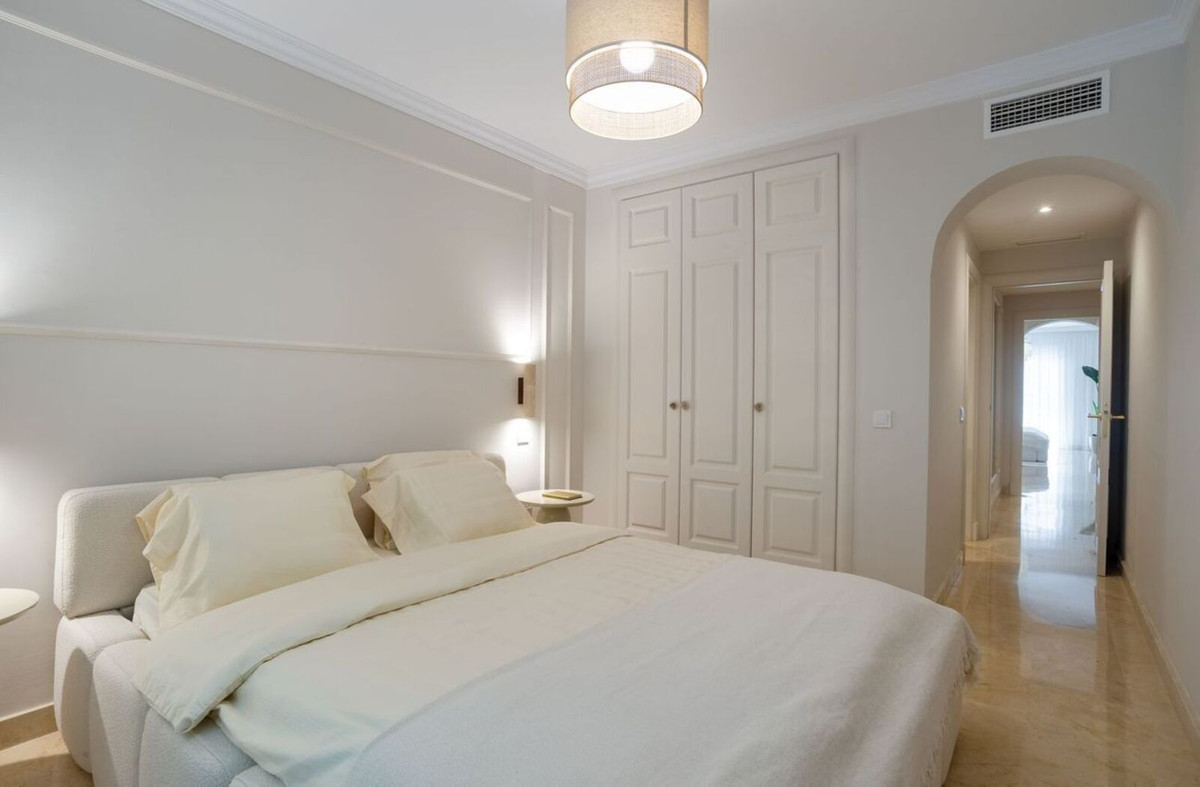 3 Bed Apartment for sale in Marbella Costa Del Sol, Málaga, Spain