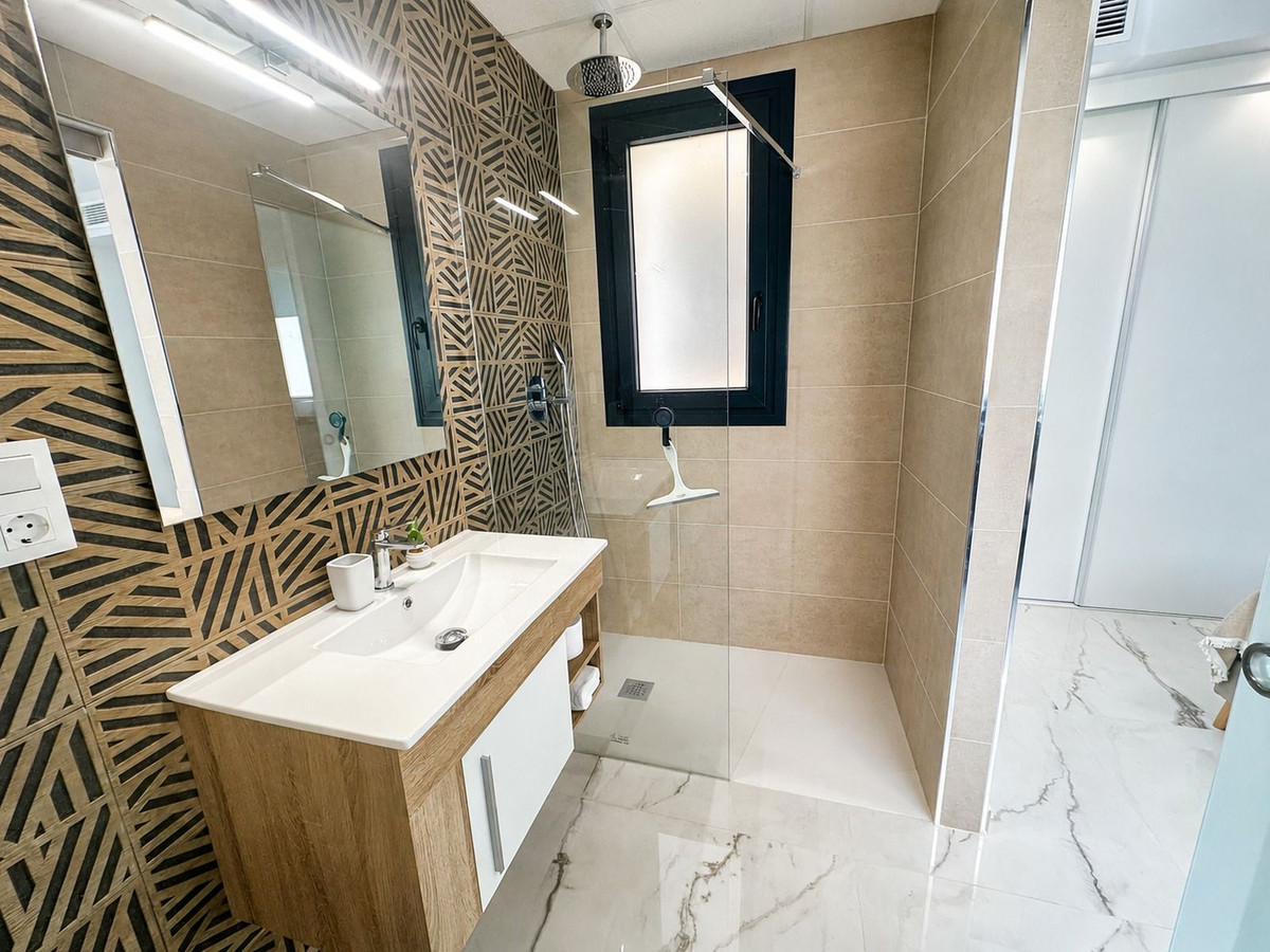 Se vende Apartamento Planta Media de 2 dormitorios en Costa Blanca, Alicante, España