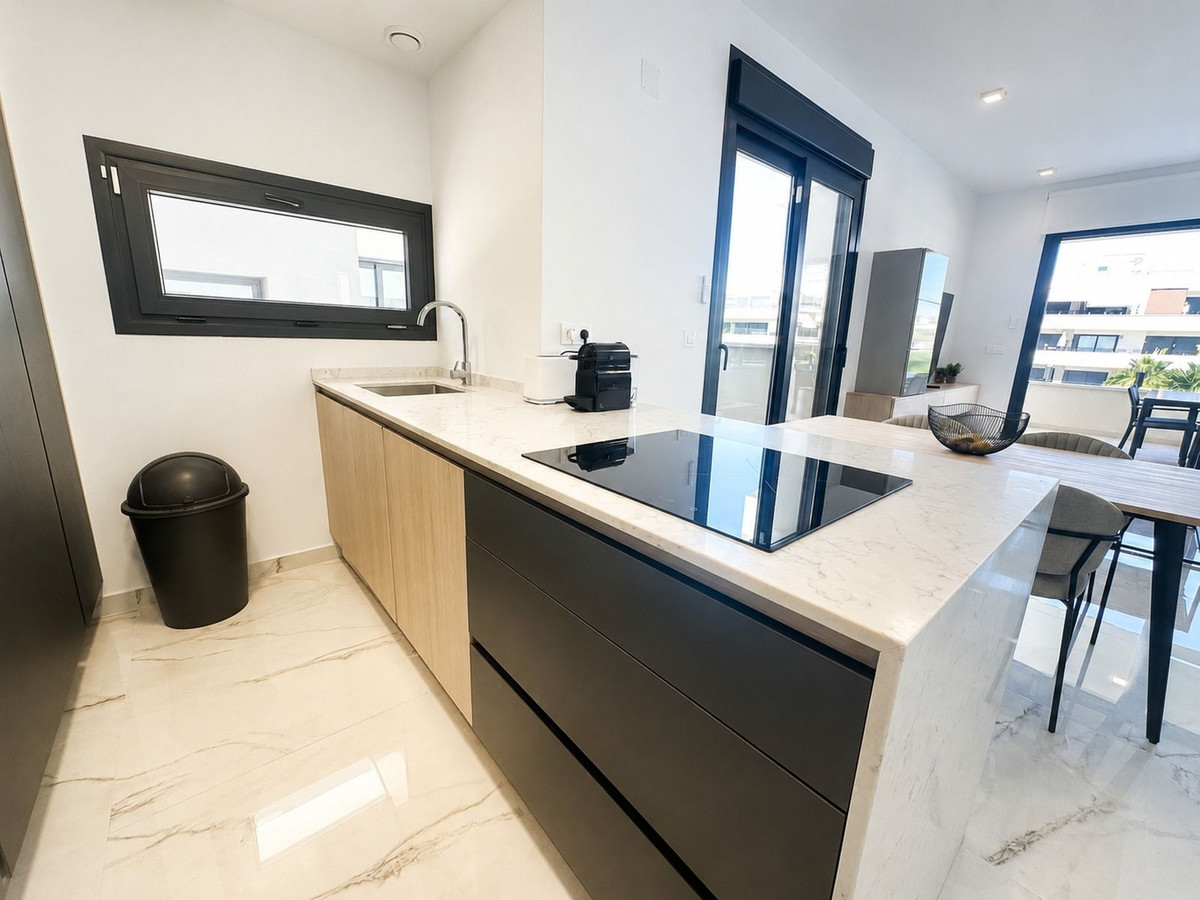 Se vende Apartamento Planta Media de 2 dormitorios en Costa Blanca, Alicante, España