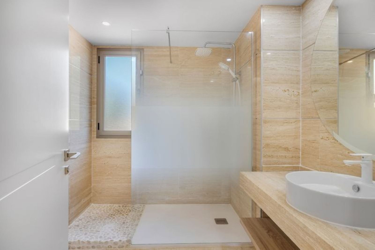 Se vende Apartamento Planta Baja de 3 dormitorios en Costa Del Sol, Málaga, España