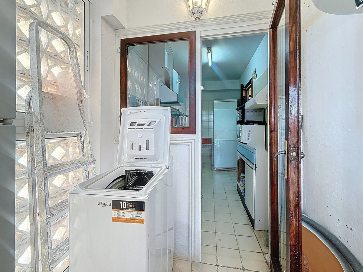 3 Bed Apartment for sale in Estepona Costa Del Sol, Málaga, Spain
