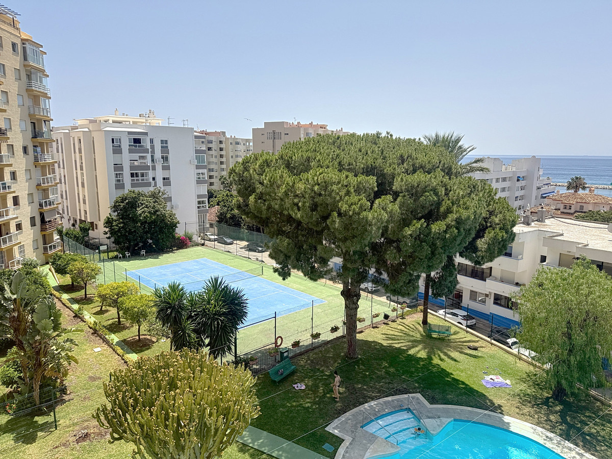 3 Bed Apartment for sale in Estepona Costa Del Sol, Málaga, Spain