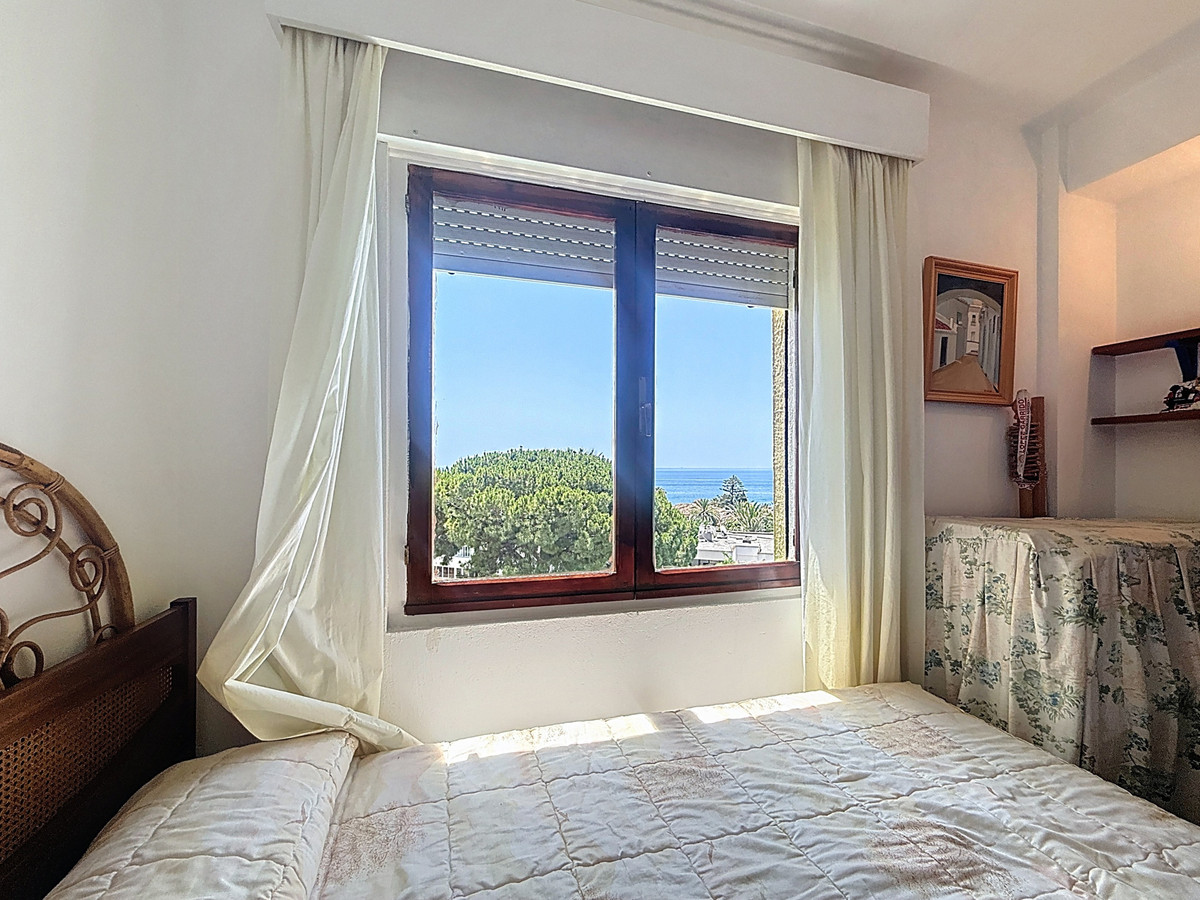 3 Bed Apartment for sale in Estepona Costa Del Sol, Málaga, Spain
