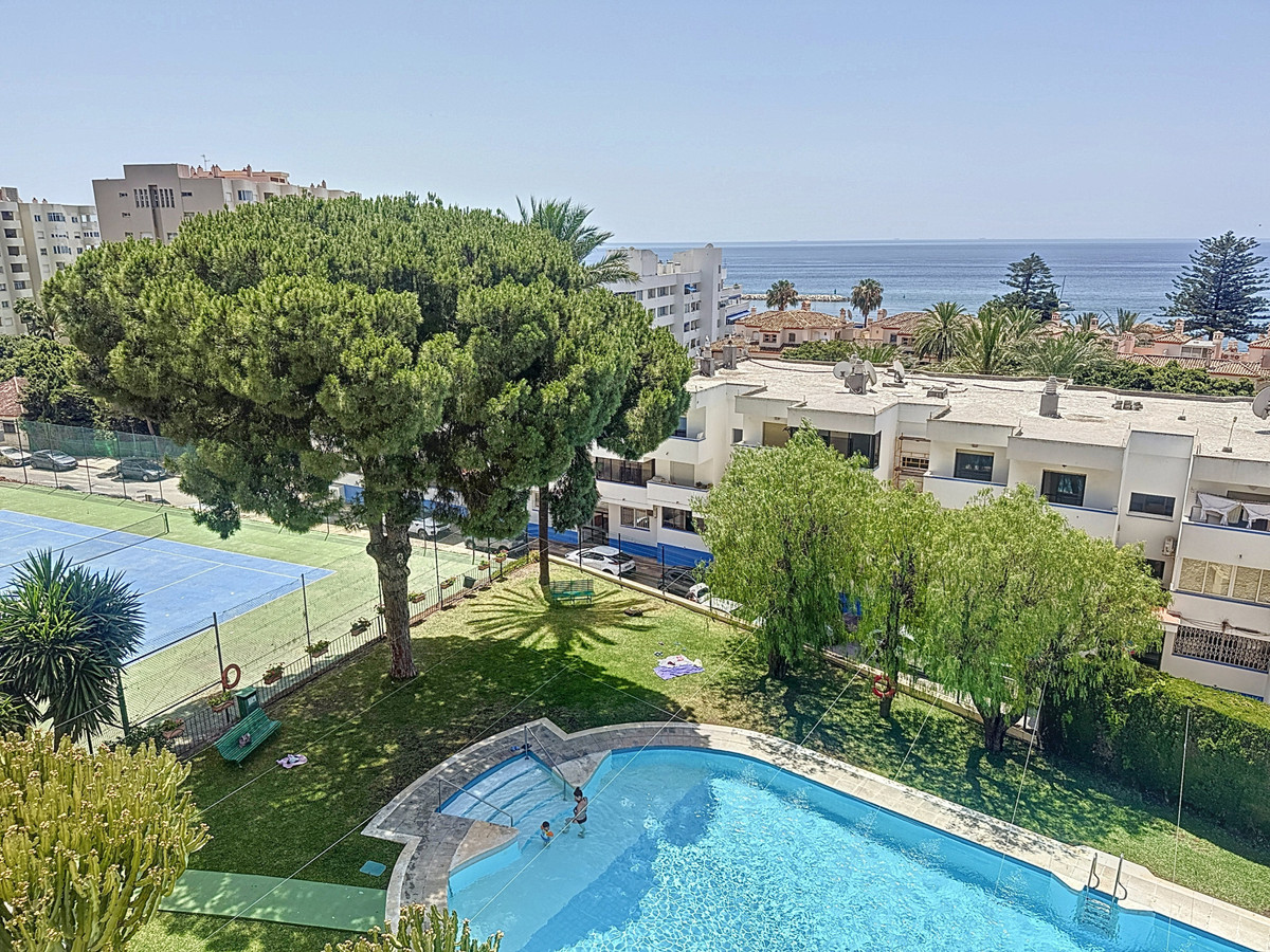 3 Bed Apartment for sale in Estepona Costa Del Sol, Málaga, Spain