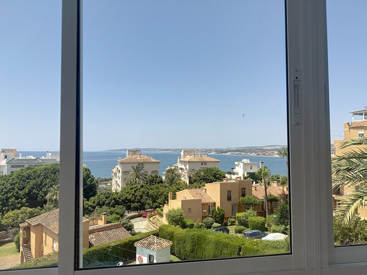 3 Bed Apartment for sale in Estepona Costa Del Sol, Málaga, Spain