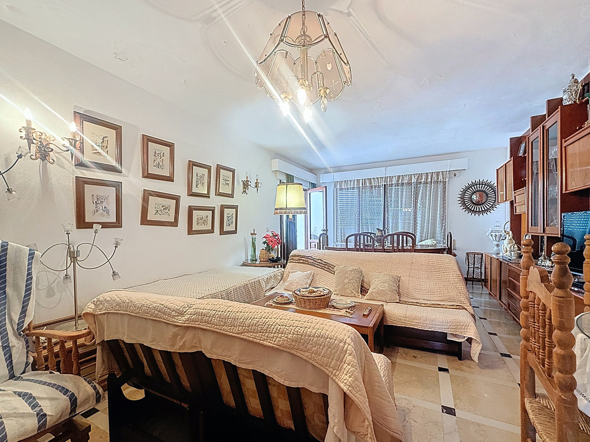 3 Bed Apartment for sale in Estepona Costa Del Sol, Málaga, Spain