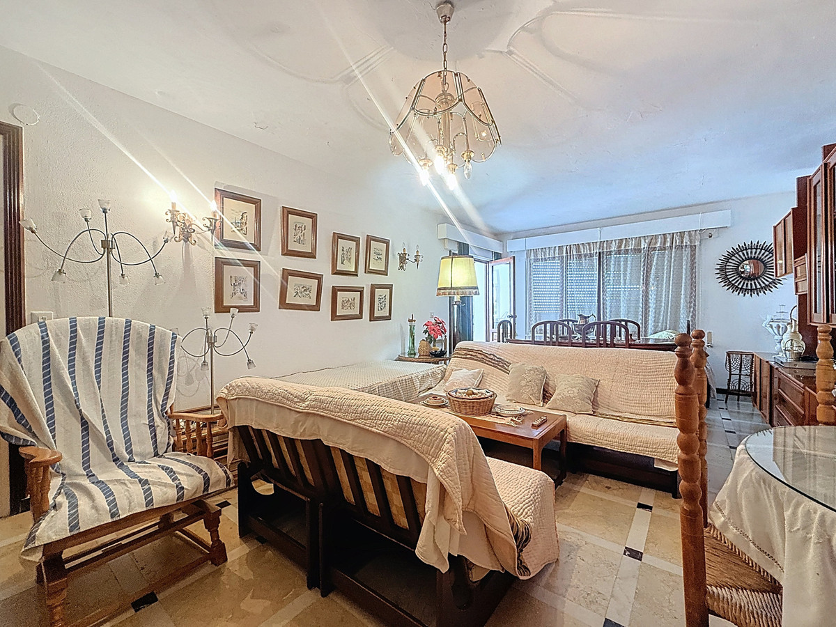 3 Bed Apartment for sale in Estepona Costa Del Sol, Málaga, Spain