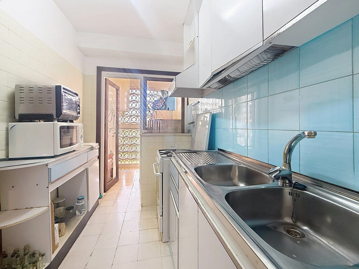 3 Bed Apartment for sale in Estepona Costa Del Sol, Málaga, Spain