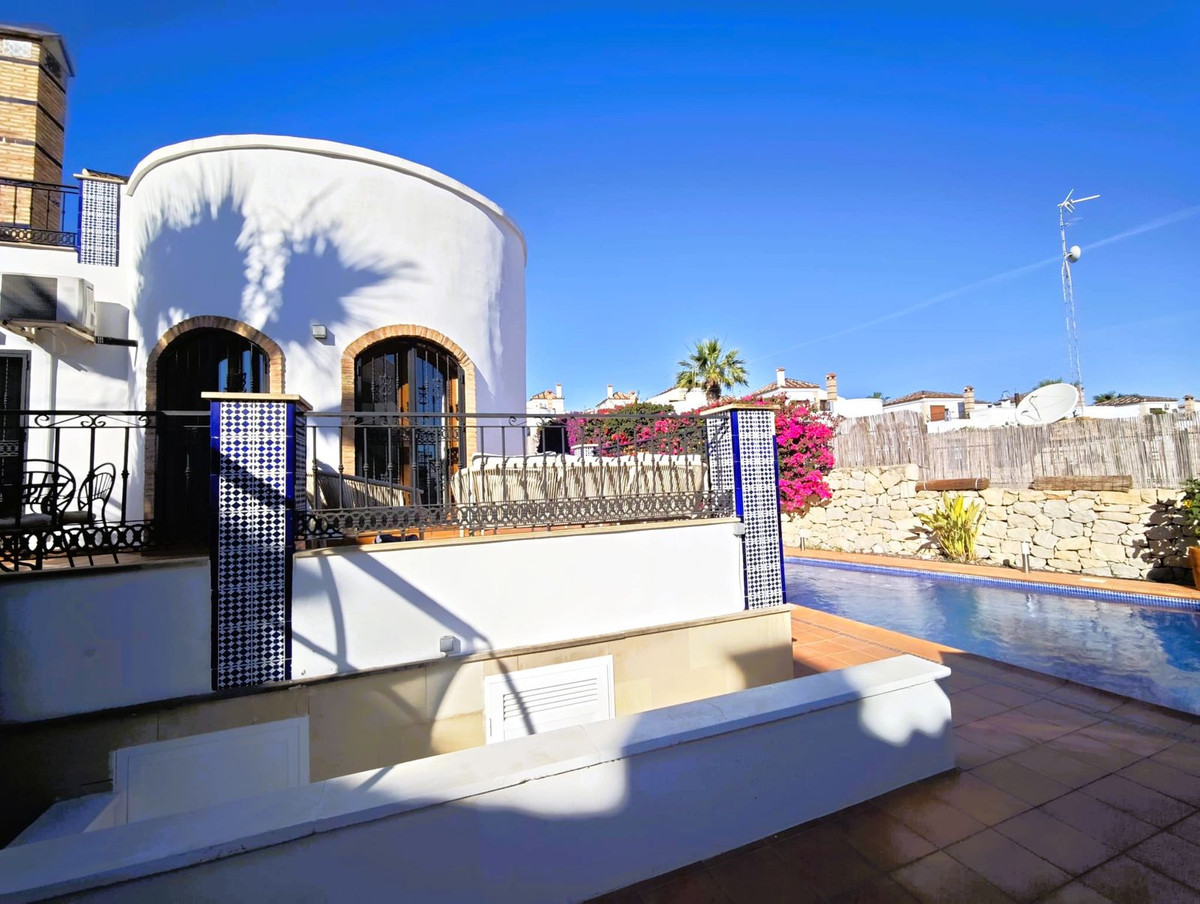3 Bed Townhouse for sale in Algorfa Costa Blanca, Alicante, Spain