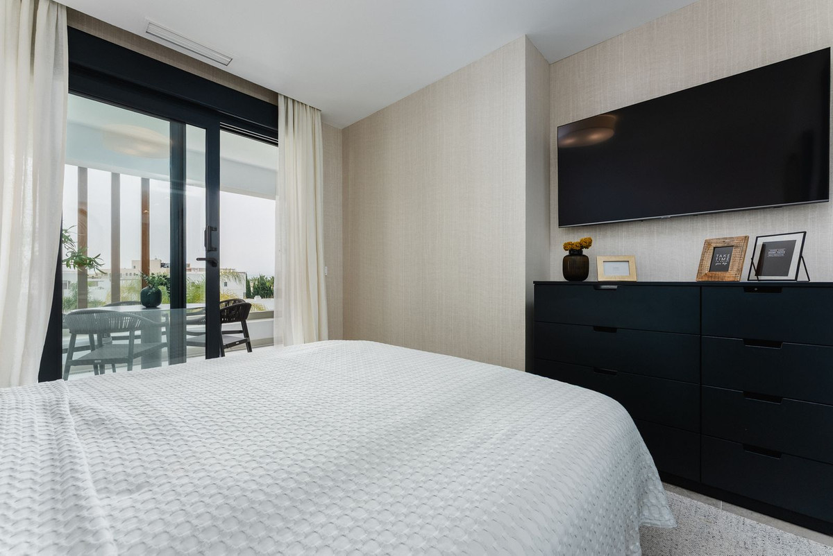 2 Bed Apartment for sale in Estepona Costa Del Sol, Málaga, Spain