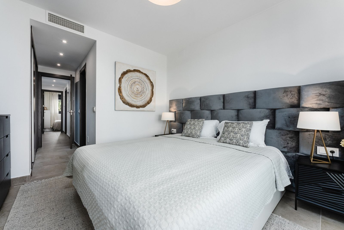 2 Bed Apartment for sale in Estepona Costa Del Sol, Málaga, Spain
