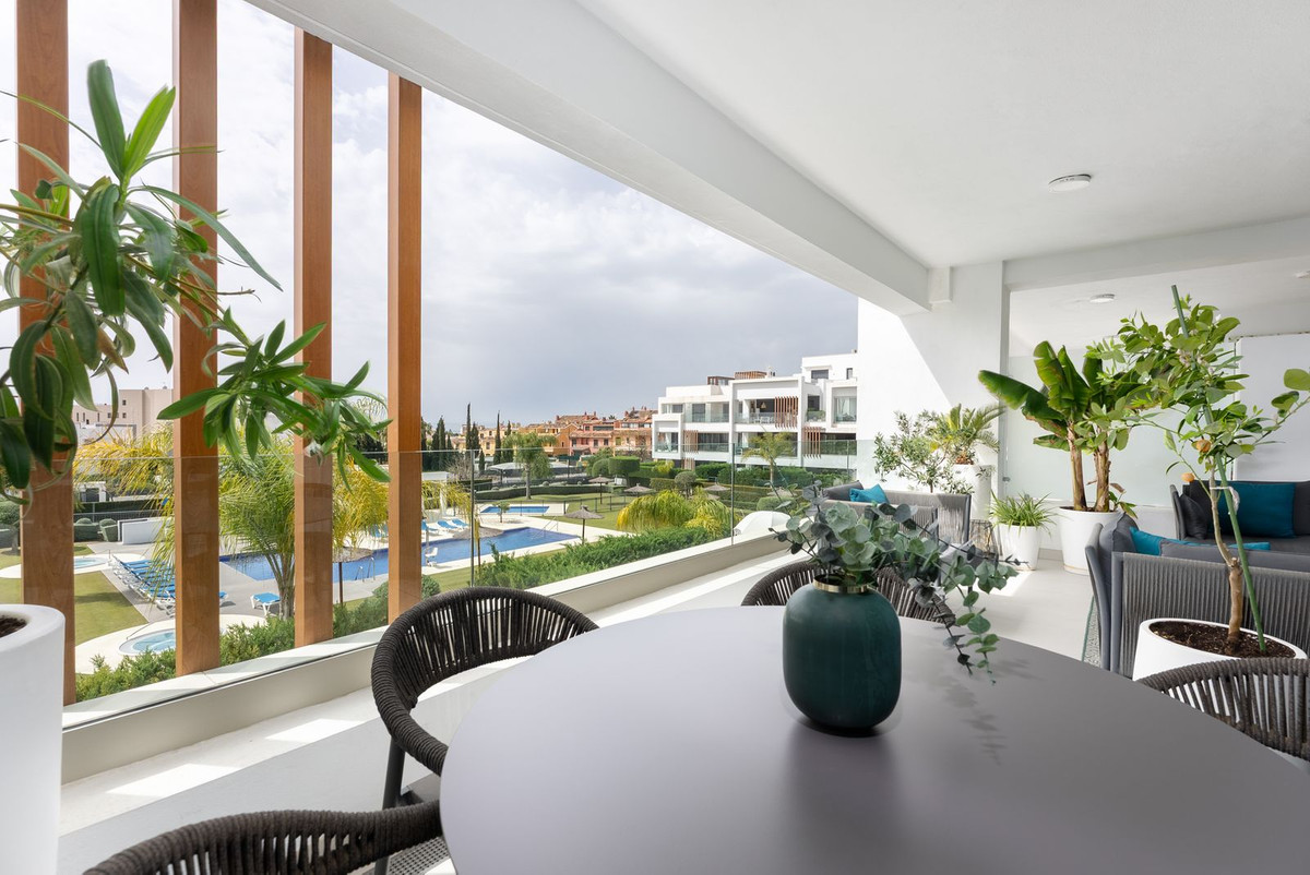 2 Bed Apartment for sale in Estepona Costa Del Sol, Málaga, Spain
