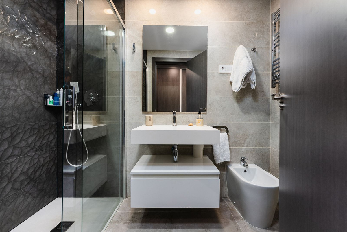 2 Bed Apartment for sale in Estepona Costa Del Sol, Málaga, Spain