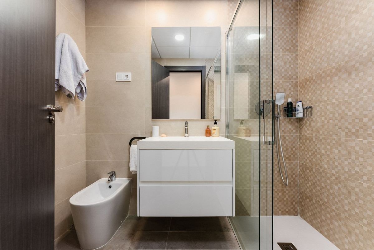 2 Bed Apartment for sale in Estepona Costa Del Sol, Málaga, Spain