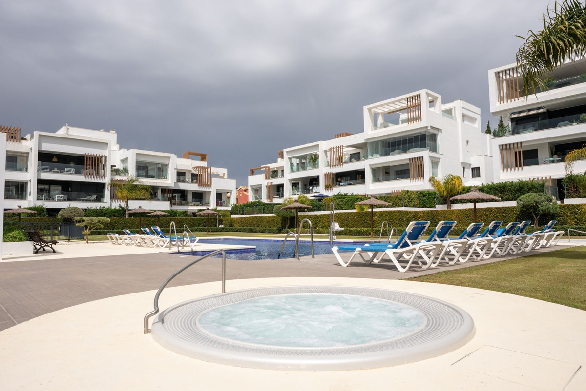 2 Bed Apartment for sale in Estepona Costa Del Sol, Málaga, Spain