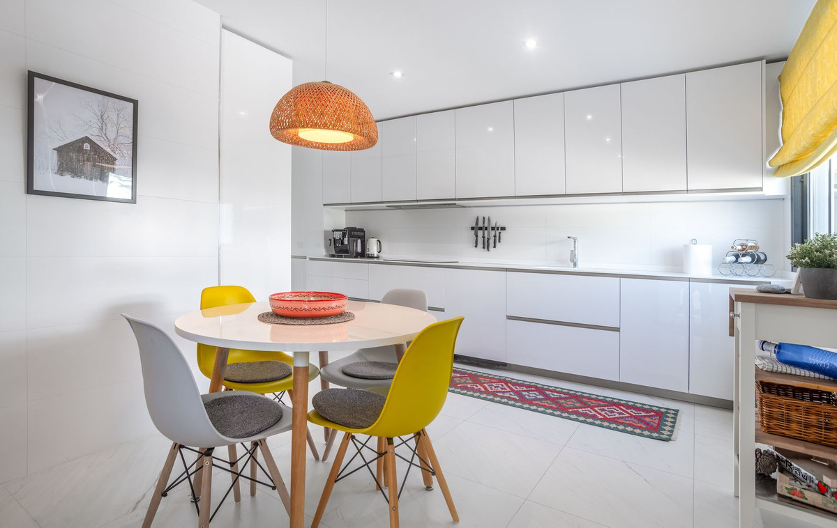 2 Bed Apartment for sale in Estepona Costa Del Sol, Málaga, Spain