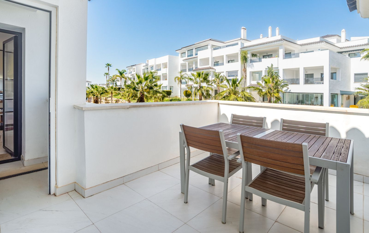 2 Bed Apartment for sale in Estepona Costa Del Sol, Málaga, Spain